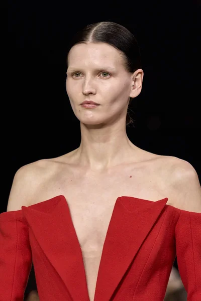 Look 11